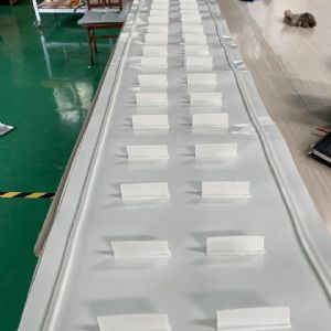 PVC/PU白色擋板裙邊帶爬坡流水線輸送帶提升機(jī)防跑偏食品級(jí)皮帶